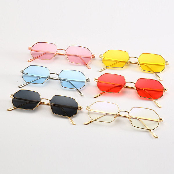 Női napszemüveg retro stílusban