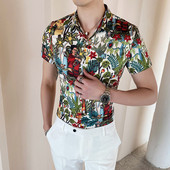 Moodne klassikalise krae ja lillemustriga meestesärk