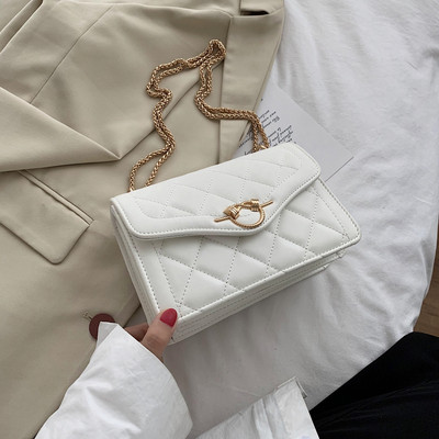 Stílusos női táska fém hosszú lánccal - öko bőr