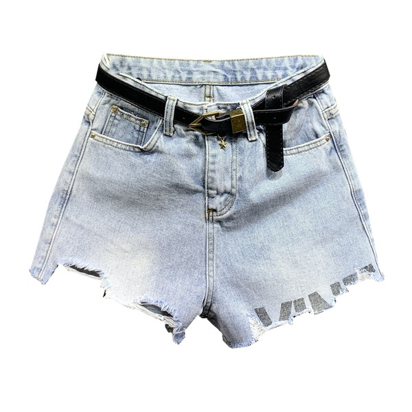 Νέο μοντέλο σορτς με ζώνη και σκισμένα στοιχεία