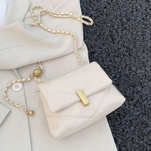 Moderna ženska torba od eko kože sa metalnim kopčanjem