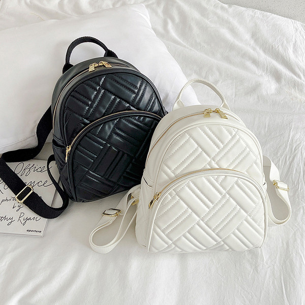 Modern női hátizsák öko bőrből, cipzárral