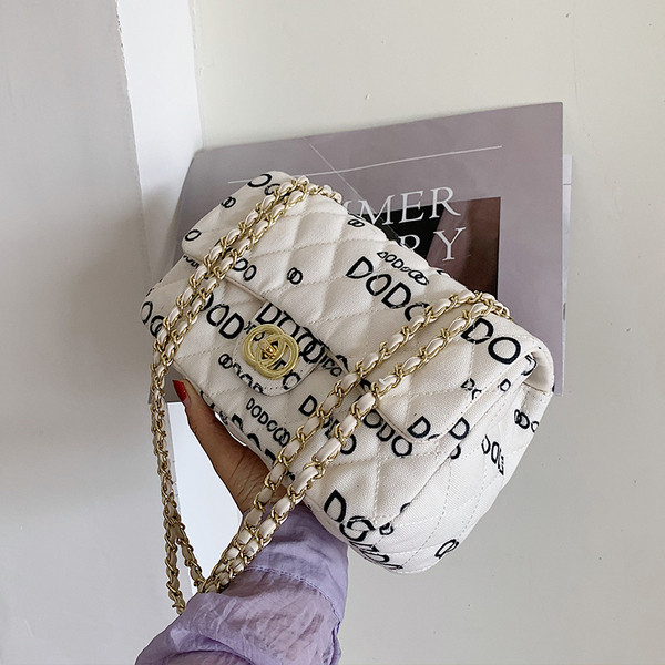 Modern női táska fém díszítéssel