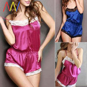 Szatén overall pizsama nyakkendővel és csipkével