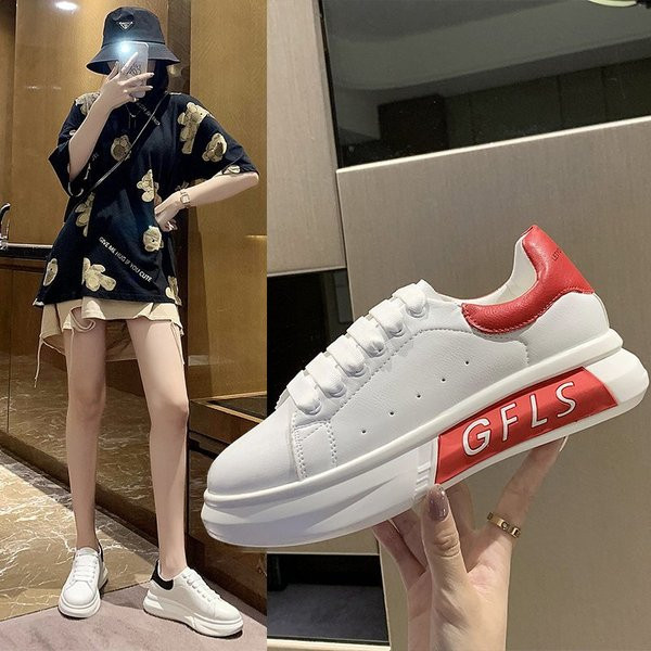 Női alkalmi tornacipő lapos talppal, felirattal három színben