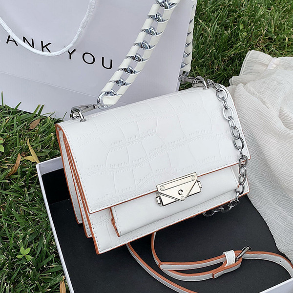 Naiste ökonahast pikkade ja lühikeste sangadega metallist kinnitusega kott