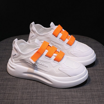 Női alkalmi tornacipő színes foltokkal, lapos talppal