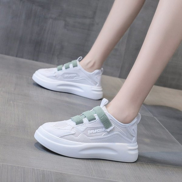 Női alkalmi tornacipő színes foltokkal, lapos talppal