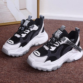 Csipkés, lapos talpú női tornacipő több színben