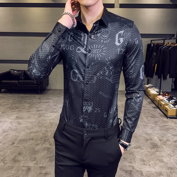 Elegantna muška košulja s klasičnim ovratnikom i dugim rukavima