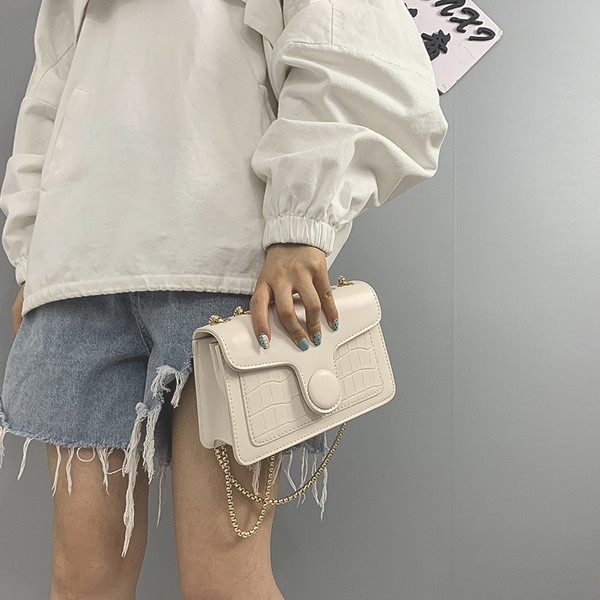 Naiste nahast kott metallist ketiga kolmes värvitoonis