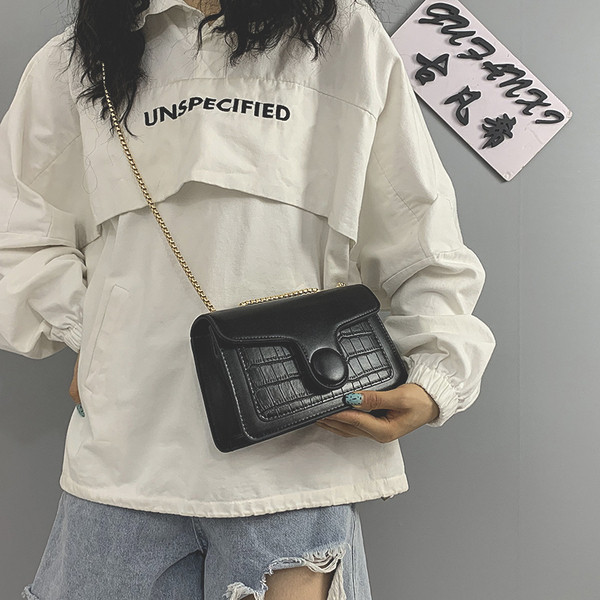 Naiste nahast kott metallist ketiga kolmes värvitoonis