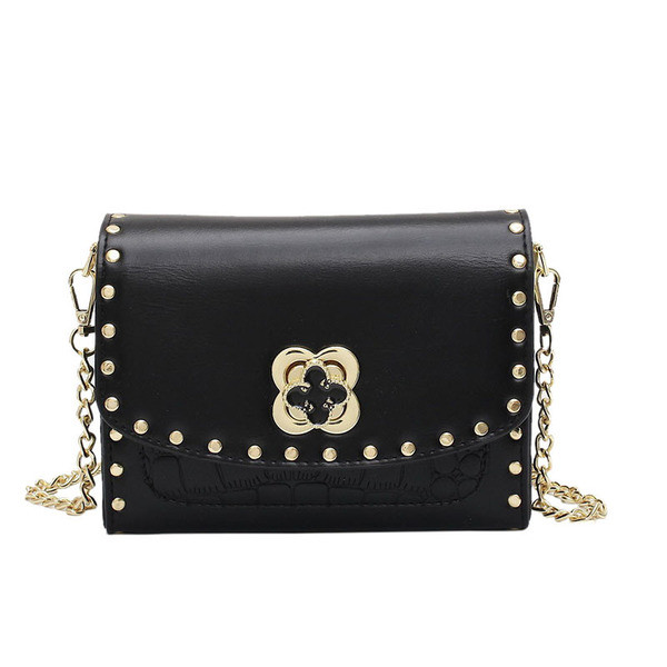 Női hétköznapi táska, eko bőrből készült fém díszítéssel