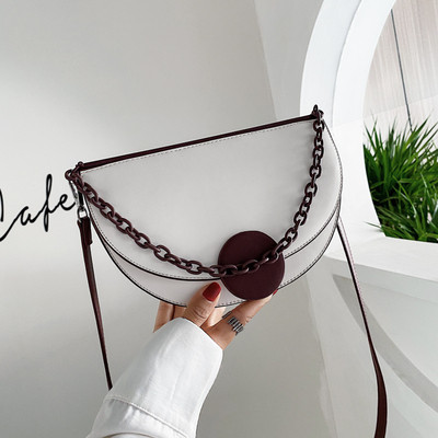 Női táska hosszú füllel, öko bőrből