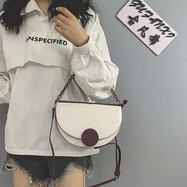 Női táska hosszú füllel, öko bőrből