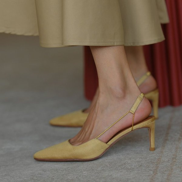 Új modell nyári szandál hegyes modell eco velúrból