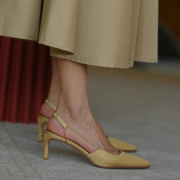 Új modell nyári szandál hegyes modell eco velúrból