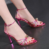 Elegáns, fényes hatású szandál új modellje