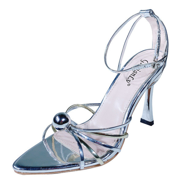 Elegáns, fényes hatású szandál új modellje