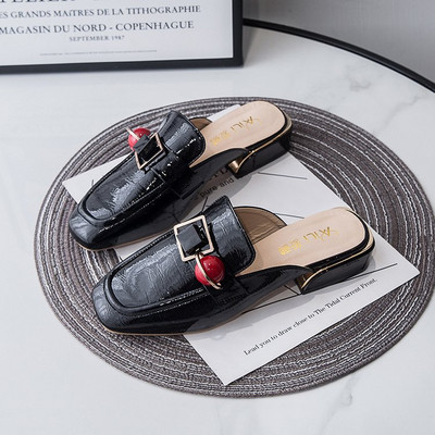 Lameda tallaga kunstnahast naiste susside uus mudel