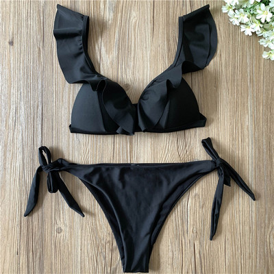 Kétrészes női fürdőruha mély nyakkivágással és megkötővel