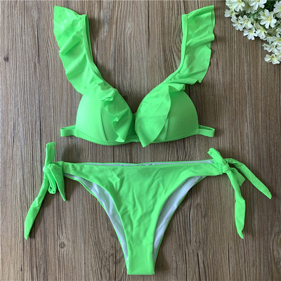 Kétrészes női fürdőruha mély nyakkivágással és megkötővel