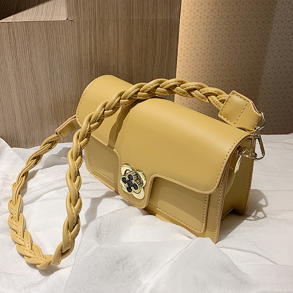 Modern női táska eko bőrből, fém rögzítéssel