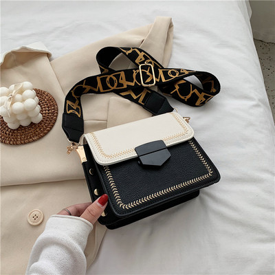 Öko bőrből készült női táska négyzet alakú, textil fogantyúval