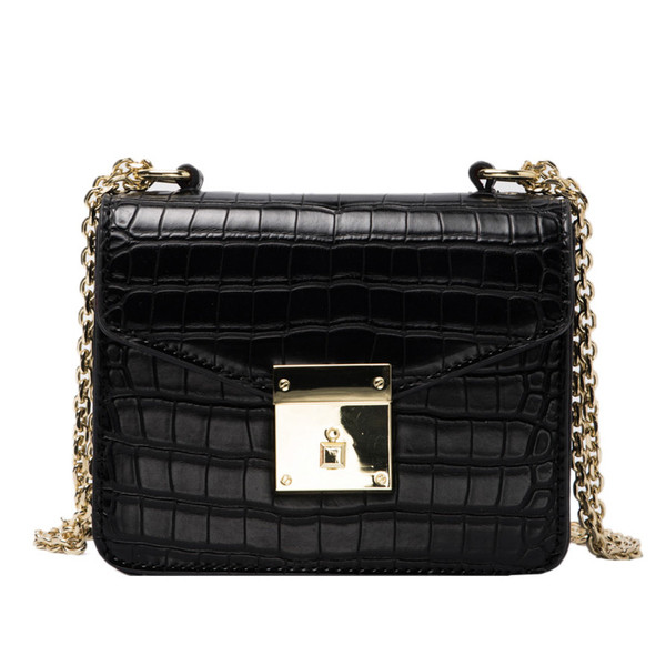 Női táska két fém füllel, eko bőrből több színben