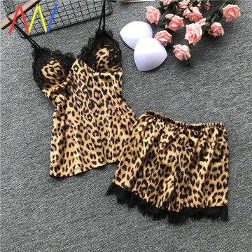 Pijamale de vara din satin cu dantela si animal print