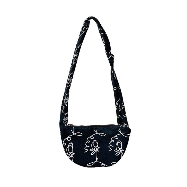 Modern női válltáska fehér és fekete színben