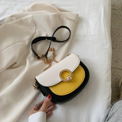 Γυναικεία τσάντα από οικολογικό δέρμα και μεγάλη μεταλλική αλυσίδα