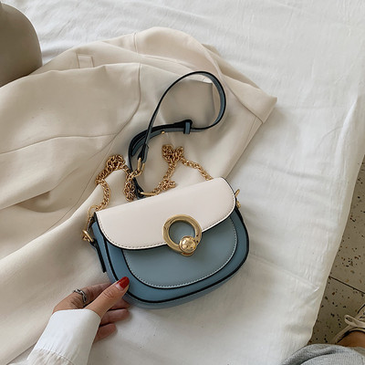 Γυναικεία τσάντα από οικολογικό δέρμα και μεγάλη μεταλλική αλυσίδα