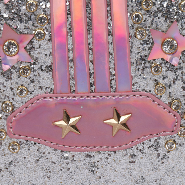 Σύγχρονη γυναικεία τσάντα με γυαλιστερή επίδραση σε ροζ και ασημί χρώμα