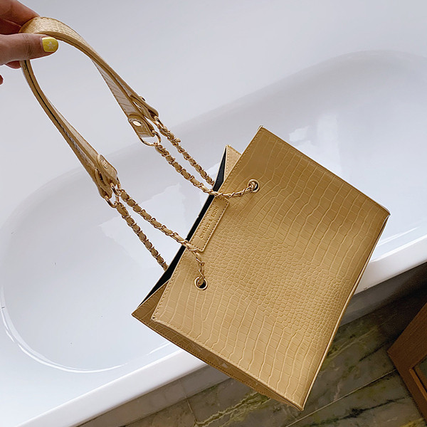 Stiilne lühikese sangaga ökonahast naistekott