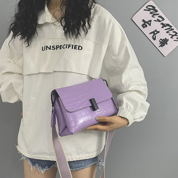 Γυναικεία τσάντα με υφασμάτινη λαβή από οικολογικό δέρμα