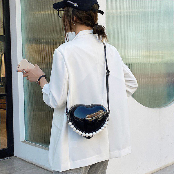 Új kézitáska szív alakú gyöngyökkel