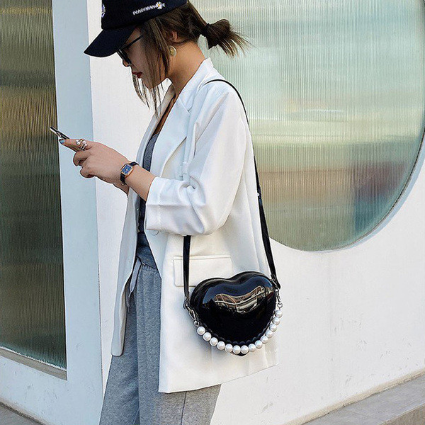 Új kézitáska szív alakú gyöngyökkel