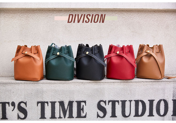 Μικρή γυναικεία τσάντα από οικολογικό δέρμα για τον ώμο