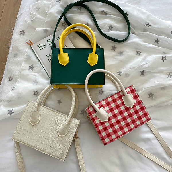 Modern kis női táska két füllel