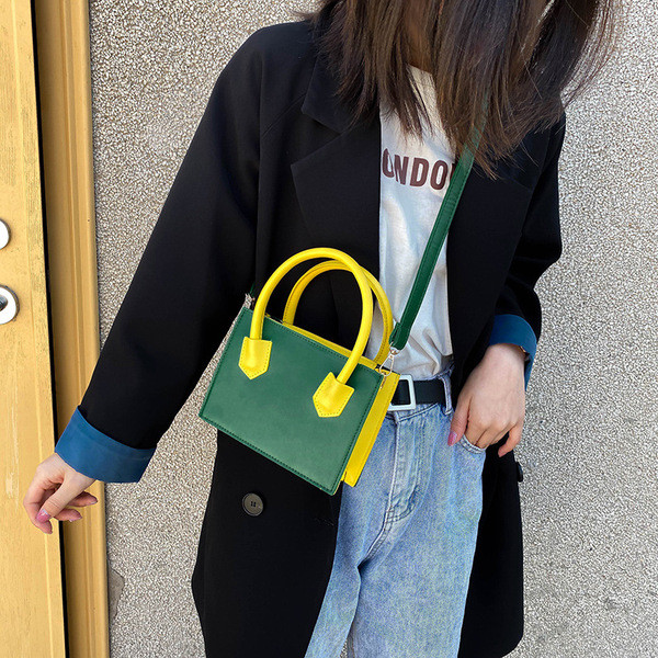 Modern kis női táska két füllel