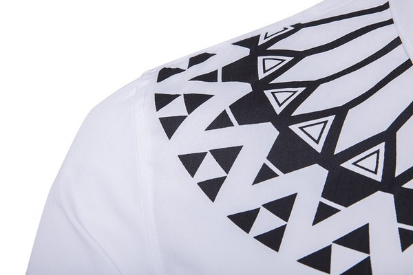 Modern, klasszikus férfi ing, hosszú ujjal és rátéttel