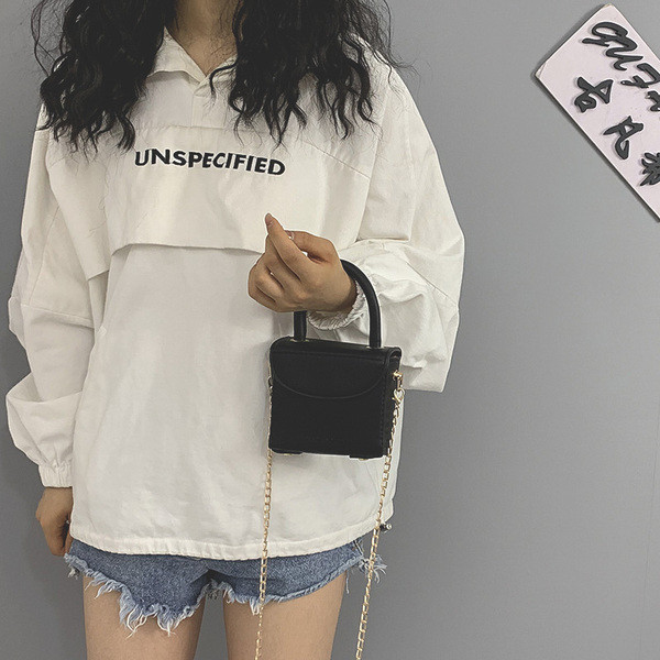 Női kisméretű ökobőr táska rövid és hosszú füllel