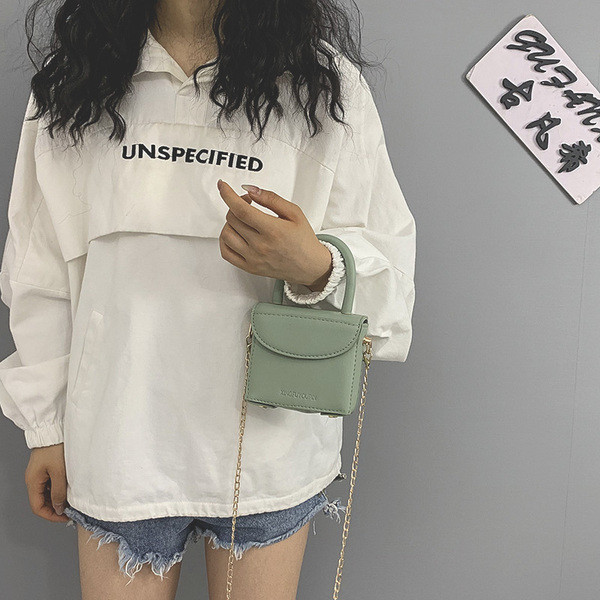 Női kisméretű ökobőr táska rövid és hosszú füllel