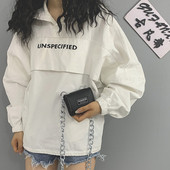 Női kis táska hosszú fémlánccal több színben