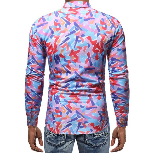 Klassikalise krae ja mustriga suvine meestesärk