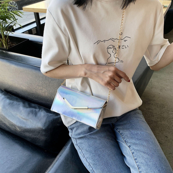 Női estélyi táska fémlánccal - téglalap alakú