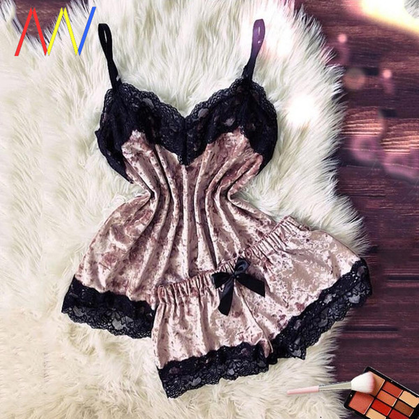 Naiste sametpidžaama pitsiga - kaheosaline