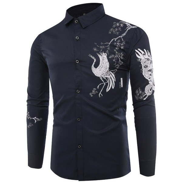 Modern férfi ing klasszikus gallérral és madár rátéttel