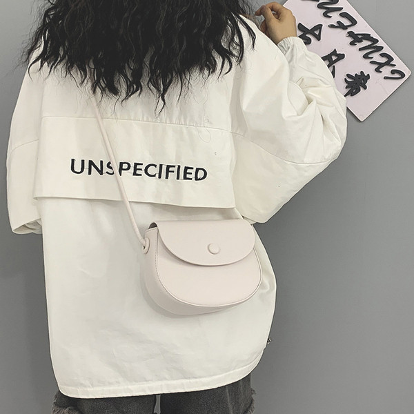 Női táska eko bőrből vállra több színben